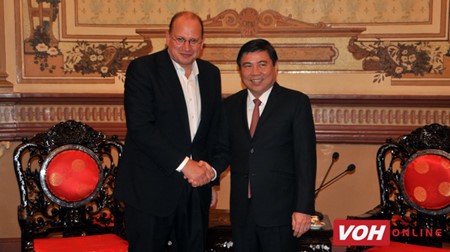 Ciudad Ho Chi Minh apoya a inversores extranjeros en sectores de alto valor añadido - ảnh 1