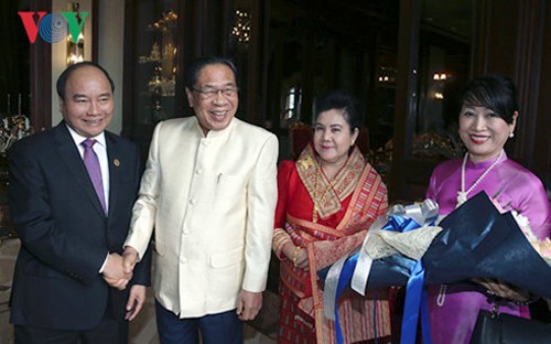 Concluye primer ministro de Vietnam agenda de trabajo en Laos - ảnh 1