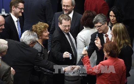 Legisladores alemanes ratifican acuerdo climático de París  - ảnh 1