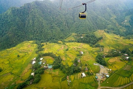 Explorar valle Muong Hoa con teleférico - ảnh 3