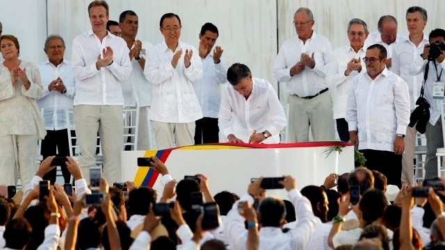 Gobierno colombiano y FARC firman histórico acuerdo de paz - ảnh 1