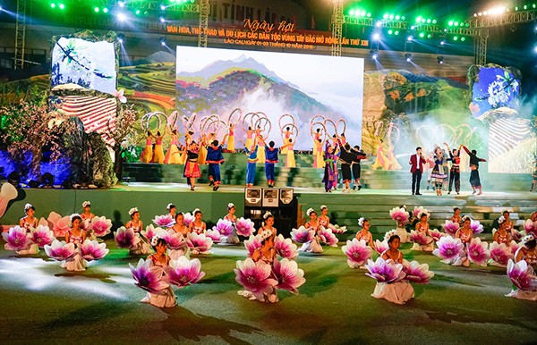 Inauguran en Lao Cai Festival cultural, deportivo y turístico de comunidades aborígenes - ảnh 1