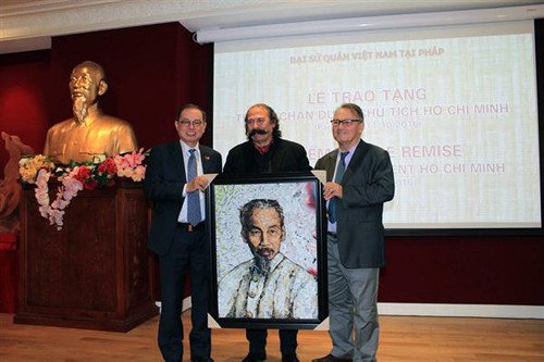 Artista francés siente admiración por presidente Ho Chi Minh - ảnh 1