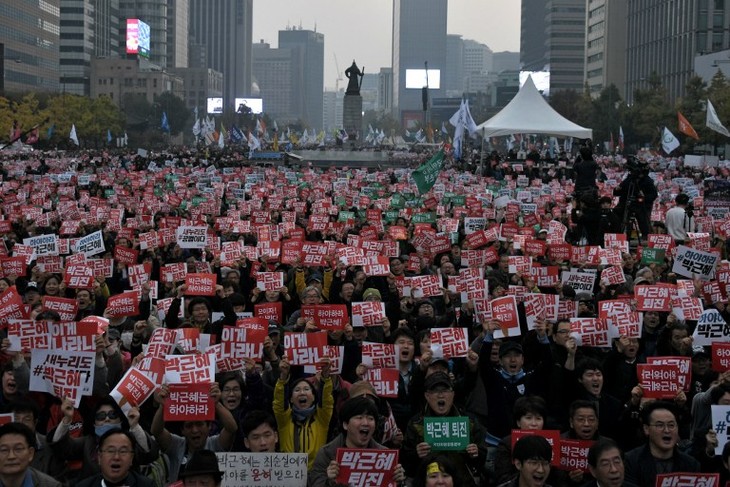 Gobierno surcoreano pide calma en víspera de protesta contra Presidenta - ảnh 1