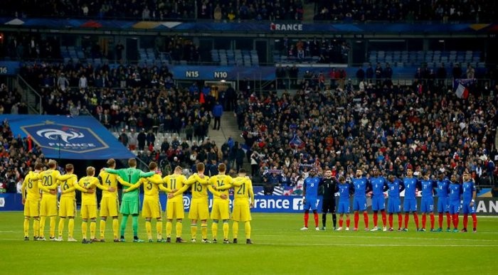 Recuerdan a víctimas de atentado terrorista en París - ảnh 1