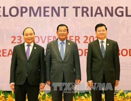 Emiten Declaración Conjunta de IX novena Cumbre del Triángulo de Desarrollo Camboya-Laos-Vietnam - ảnh 1