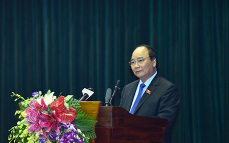 Primer ministro de Vietnam contacta con electores en ciudad norteña de Hai Phong - ảnh 1