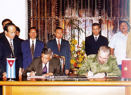Encuentros amistosos entre Fidel y dirigentes vietnamitas - ảnh 8