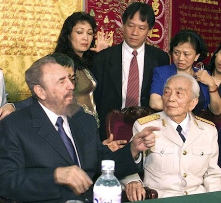 Encuentros amistosos entre Fidel y dirigentes vietnamitas - ảnh 10