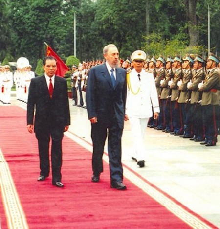 Encuentros amistosos entre Fidel y dirigentes vietnamitas - ảnh 9