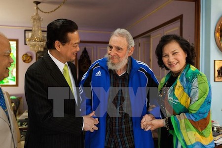 Encuentros amistosos entre Fidel y dirigentes vietnamitas - ảnh 16
