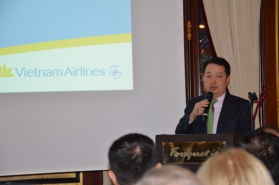 Destacado crecimiento de Vietnam Airlines en Europa en 2016 - ảnh 1
