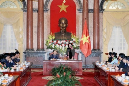 Vicepresidenta de Vietnam honra logros de científicos jóvenes - ảnh 1