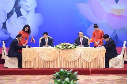 Medios de Laos destacan éxito de la reunión intergubernamental de su país con Vietnam - ảnh 1