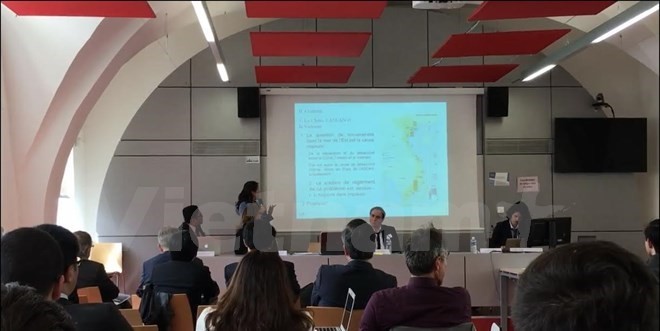 Celebran en Francia seminario sobre papel de la Asean en disputas  asociadas al Mar Oriental  - ảnh 1
