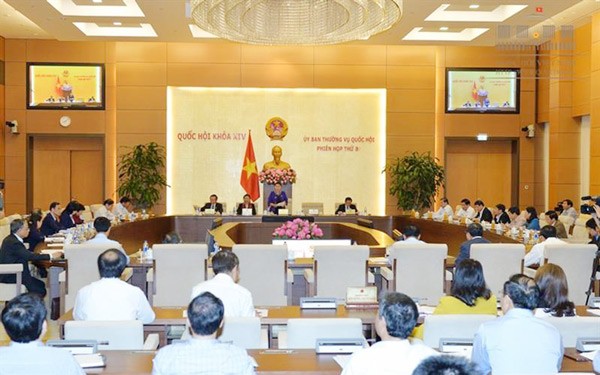 Parlamentarios vietnamitas abogan por proteger derechos de trabajadores - ảnh 1