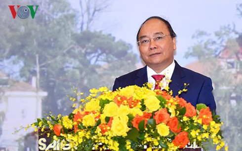 Premier de Vietnam efectúa visita oficial a Laos - ảnh 1