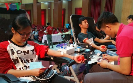Celebran Festival de donación de sangre  - ảnh 1