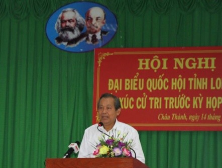 Vice primer ministro vietnamita contacta con los votantes de Long An - ảnh 1