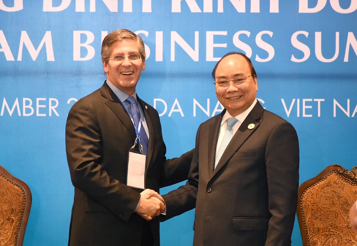 Vietnam incentiva la cooperación con empresas líderes del mundo - ảnh 1