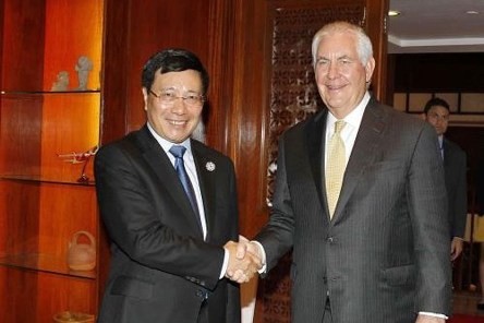 Canciller vietnamita se reúne con secretario de Estado de Estados Unidos  - ảnh 1