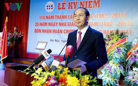 Presidente vietnamita felicita los 115 años de la Universidad de Medicina de Hanoi - ảnh 1