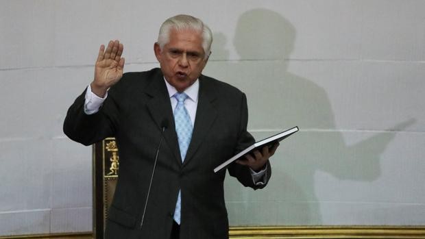 Reconocen a representante opositor nuevo presidente de la Asamblea Nacional de Venezuela - ảnh 1