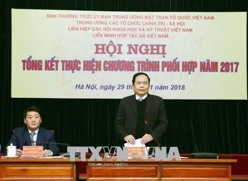 Eficiente colaboración de las organizaciones sociopolíticas vietnamitas en 2017 - ảnh 1