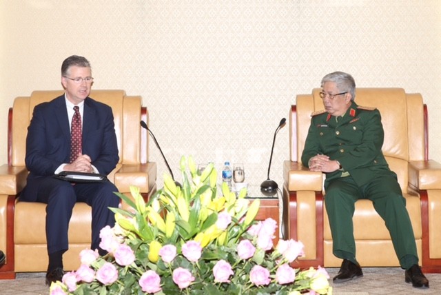 Vietnam y Estados Unidos interesados en aumentar su cooperación en defensa - ảnh 1
