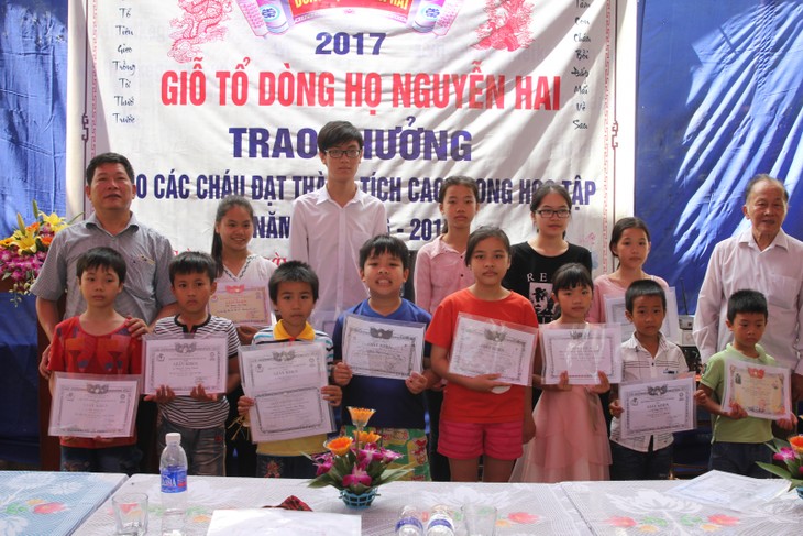 Fiesta de promoción del estudio: una hermosa actividad cultural en Vietnam en la primavera - ảnh 2
