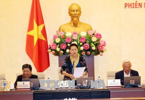 Concluida reunión del Comité Permanente de la Asamblea Nacional de Vietnam - ảnh 1