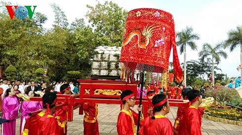 Veneración a los reyes fundadores de Vietnam en la comunidad  - ảnh 2
