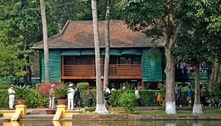 Resaltan los valores patrimoniales de la casa sobre pilotes del presidente Ho Chi Minh en Hanói  - ảnh 2