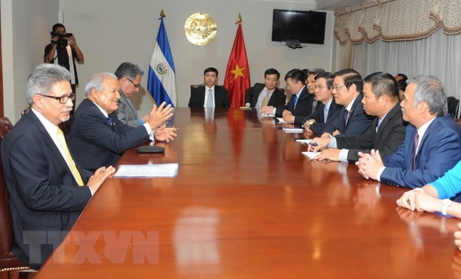 Delegación del Partido Comunista de Vietnam finaliza su visita a El Salvador - ảnh 1