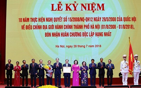 Capital vietnamita celebra 10 años de su nueva demarcación administrativa - ảnh 2