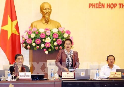 Concluye 28 reunión del Comité Permanente de la Asamblea Nacional de Vietnam - ảnh 1