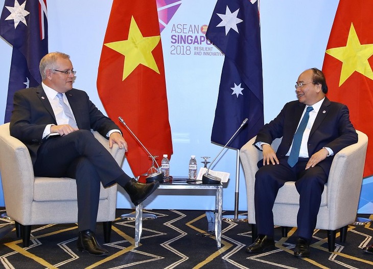 Primer ministro vietnamita se reúne con líderes mundiales en Singapur - ảnh 1
