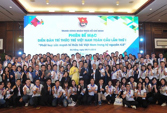 Clausuran Foro Global de Intelectuales jóvenes vietnamitas 2018 - ảnh 1