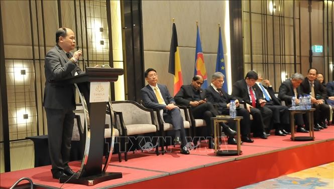 Vietnam presenta sus oportunidades de negocios en Bélgica - ảnh 1