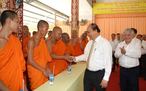 Premier vietnamita visita a dignatarios religiosos jemeres en Can Tho - ảnh 1