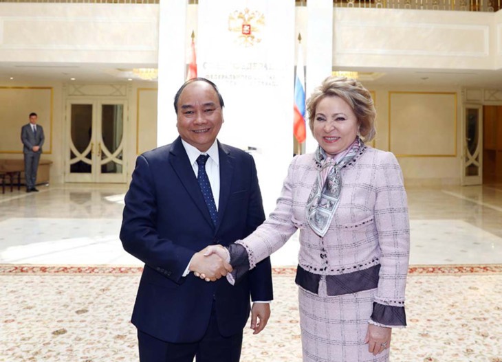 Primer ministro de Vietnam se reúne con titulares de la Duma Estatal y el Consejo Federal de Rusia - ảnh 2