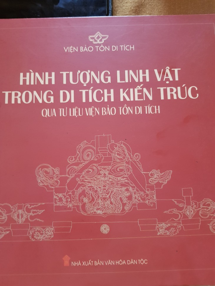 Presentan libro sobre animales sagrados en arquitectura vietnamita - ảnh 1