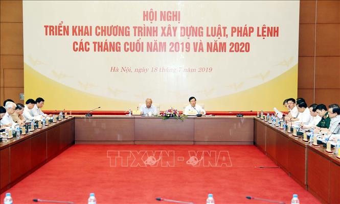 Ministerios vietnamitas comprometidos con el alistamiento de la redacción de leyes - ảnh 1