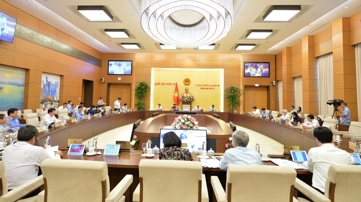 Parlamento vietnamita analiza proyecto general de inversiones en zonas étnicas y montañosas - ảnh 1