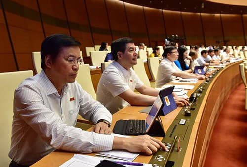Parlamento vietnamita aprueba el Código de Trabajo modificado - ảnh 1