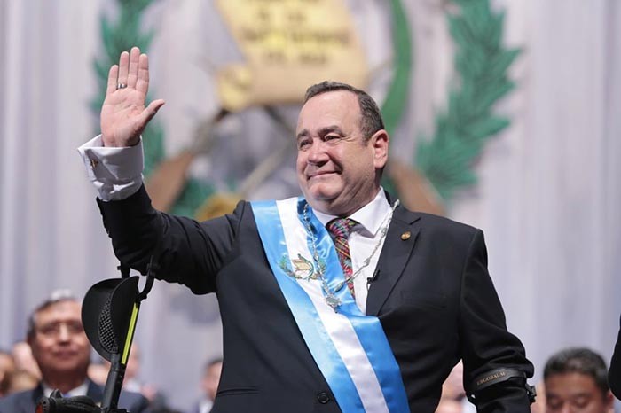 El nuevo presidente de Guatemala toma posesión - ảnh 1