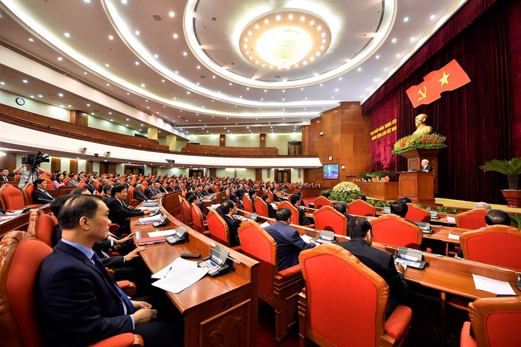 Concluye el XIII Pleno del Comité Central del Partido Comunista de Vietnam - ảnh 2