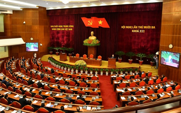 Opinión pública de Vietnam recibe con buena acogida los resultados del XIII Pleno del Comité  Central del PCV - ảnh 1