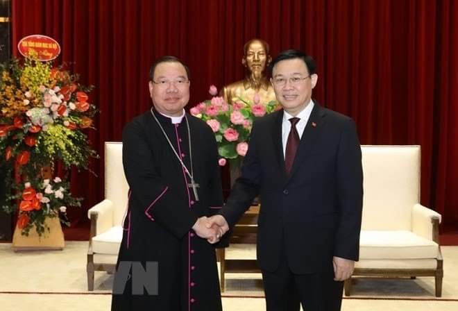 Ponderan los aportes de la comunidad católica al desarrollo de la capital vietnamita - ảnh 1