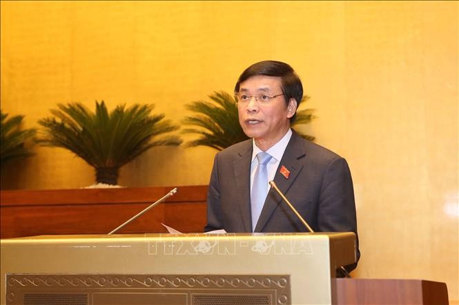 Presentan candidatos a diputados a tiempo completo en el Parlamento vietnamita - ảnh 1